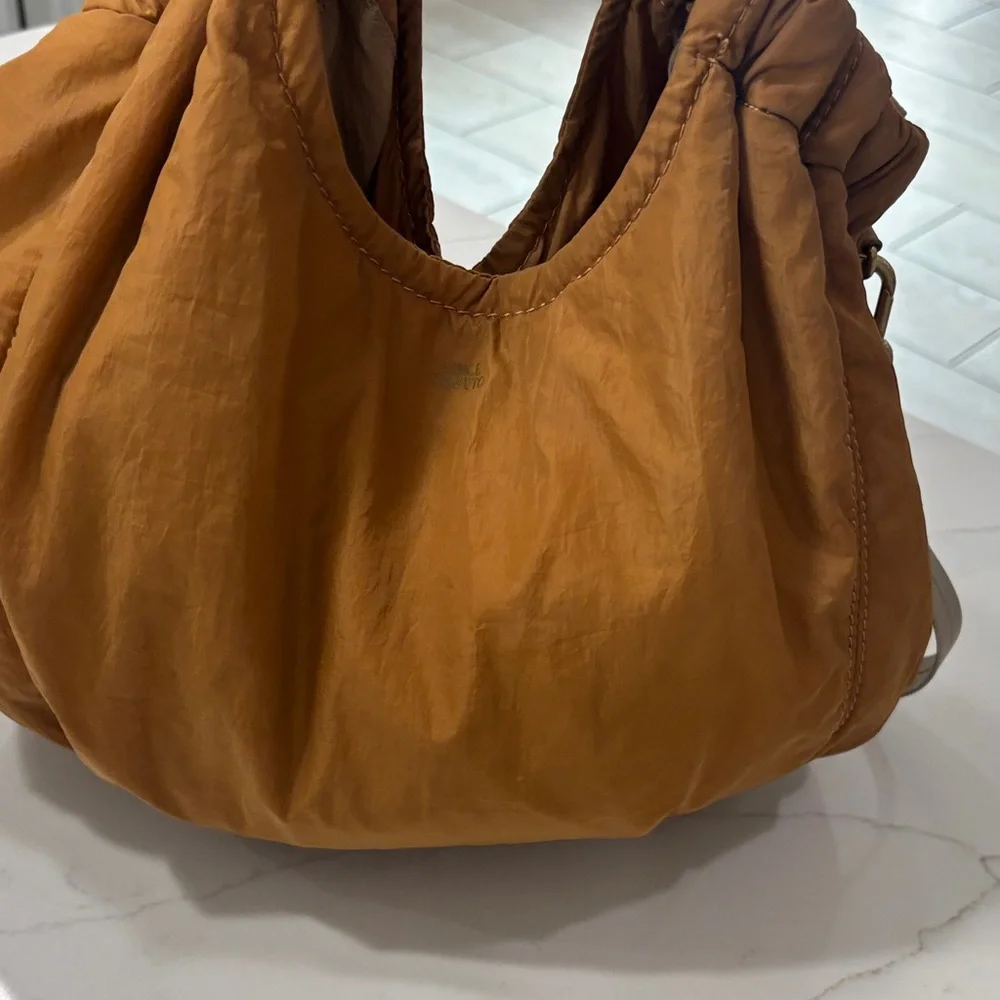 Vince Camuto rustic oak Bag with Zip Accents